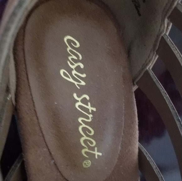 Shoes - Picture 6 of 6